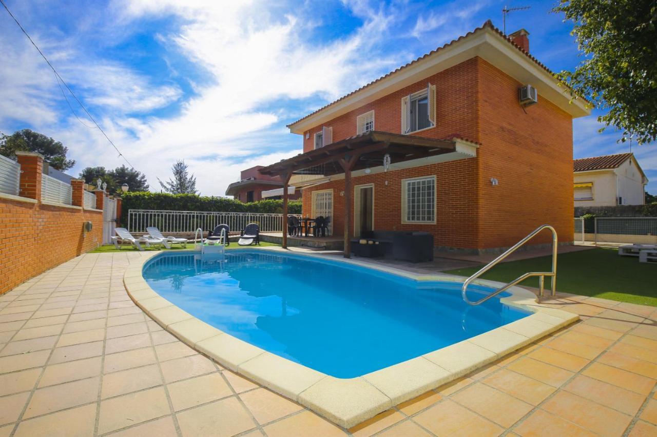 Villa Pluma Planet Costa Dorada - Only Families سالو المظهر الخارجي الصورة