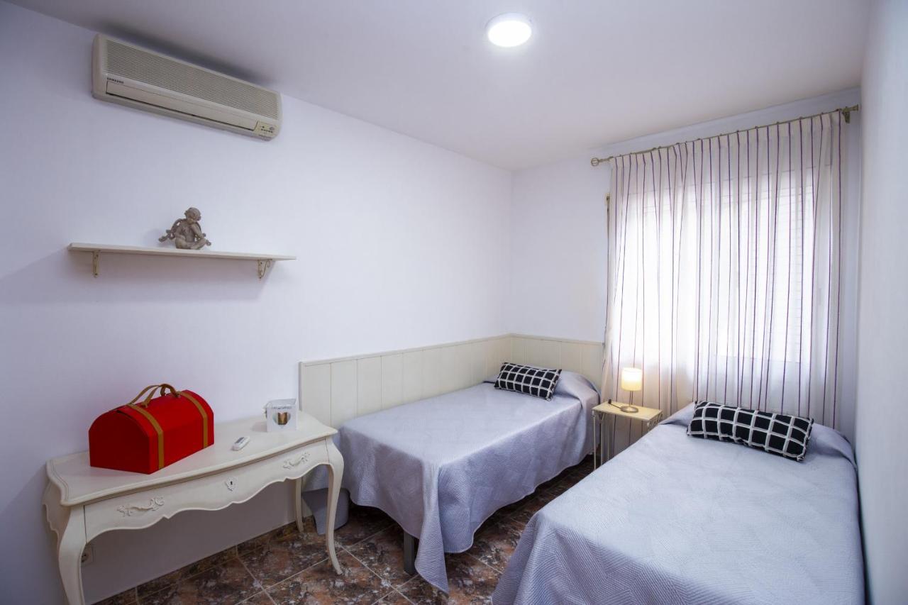 Villa Pluma Planet Costa Dorada - Only Families سالو المظهر الخارجي الصورة
